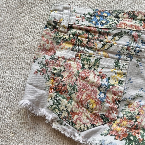 Y2K Floral Billabong Shorts - Picture 4 of 8